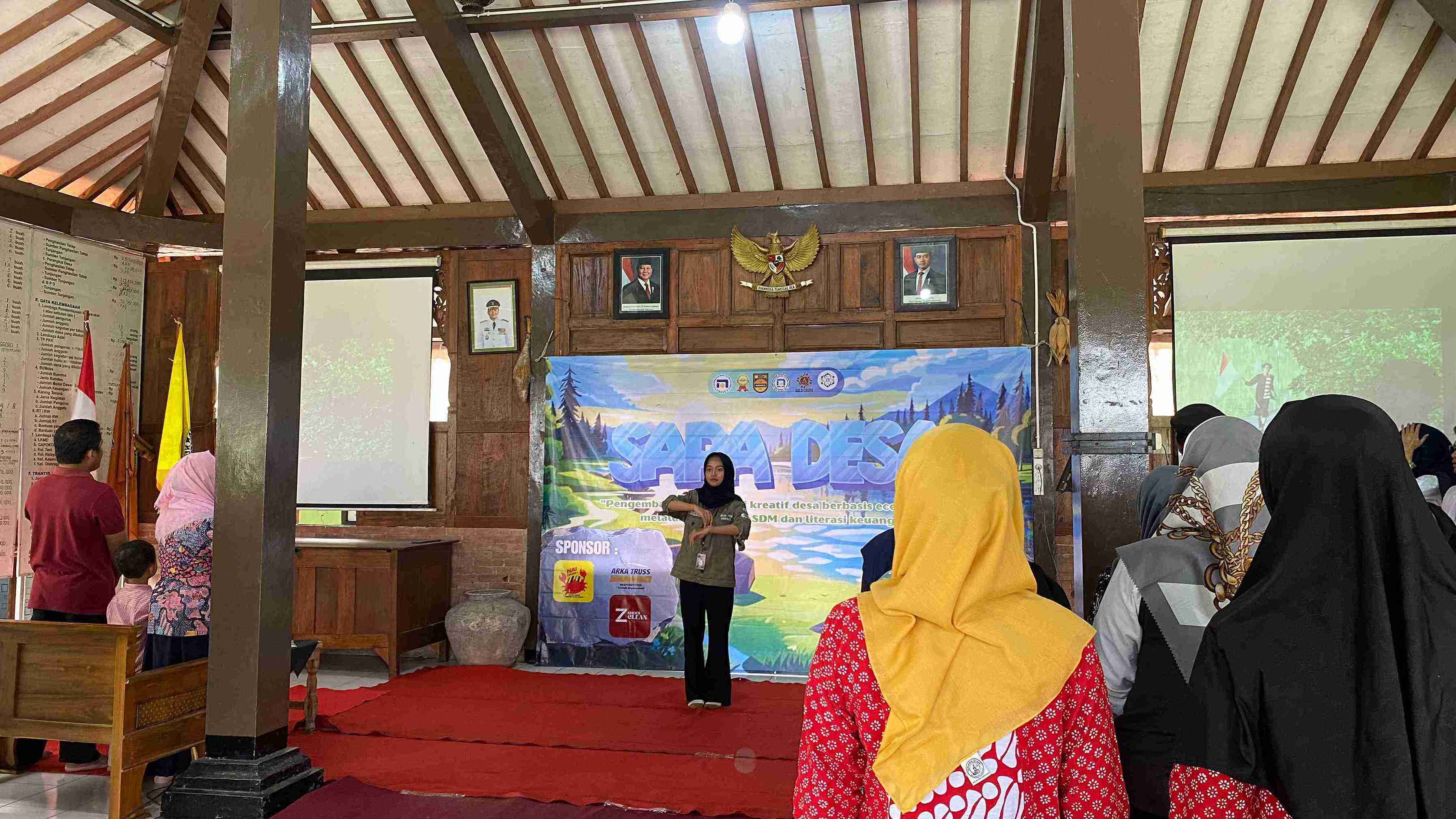 6.Menyanyikan Lagu Indonesia Raya